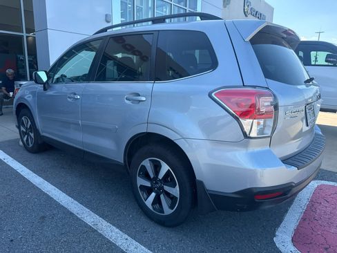 Used 2018 Subaru Forester 2.5i Limited w/ Popular Package #3B AWD/4WD image 2