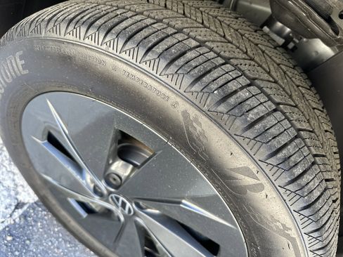 Used 2025 Volkswagen Taos S image 7