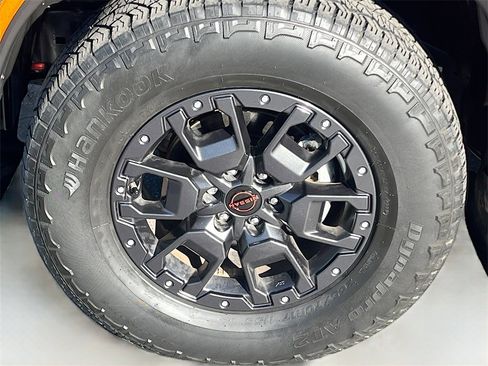 Used 2022 Nissan Frontier PRO-4X w/ Pro-4X Premium Package image 32