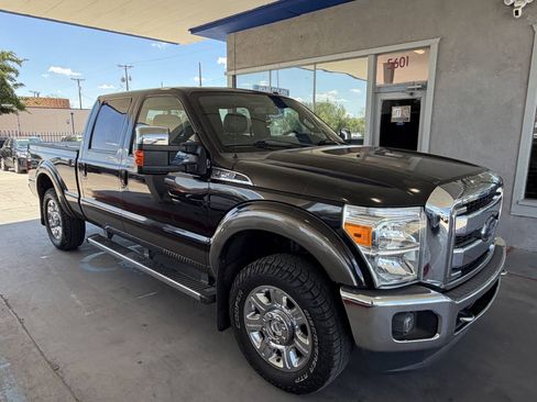 Used 2015 Ford F250 Lariat w/ Lariat Ultimate Package AWD/4WD image 2