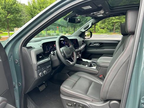 Used 2025 Chevrolet Tahoe RST w/ Comfort Package AWD/4WD image 40
