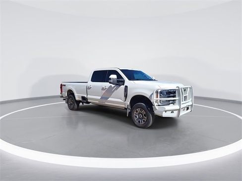 Used 2023 Ford F350 Lariat w/ Lariat Ultimate Package image 3