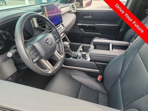 Used 2025 Toyota Tundra Limited AWD/4WD image 3