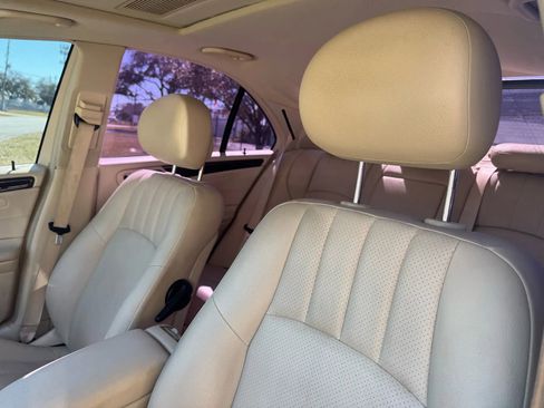 Used 2007 Mercedes-Benz C 280 Sedan image 11