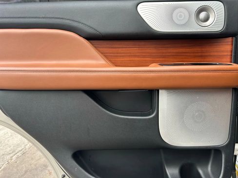 Used 2019 Lincoln Navigator Reserve w/ Cargo Package image 8