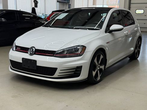 Used 2015 Volkswagen Golf 4-Door FWD image 5