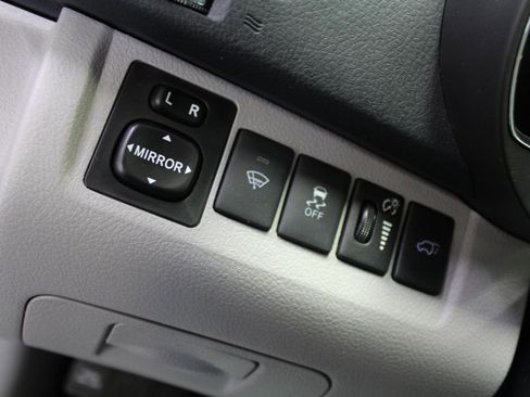 Used 2013 Toyota Highlander SE image 10