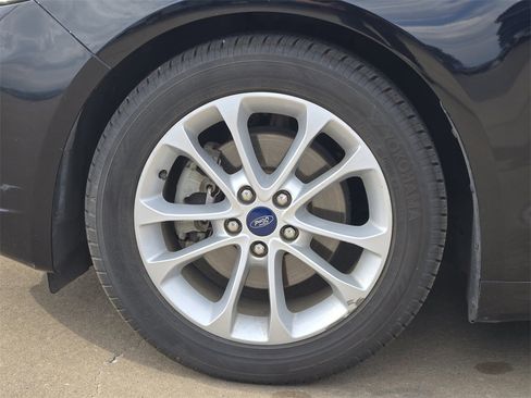 Used 2020 Ford Fusion SE image 27