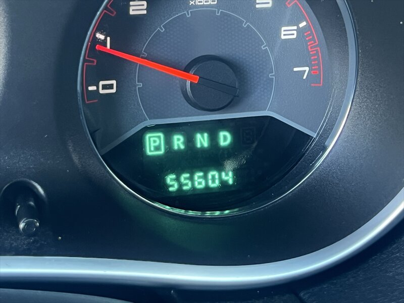 Used 2012 Dodge Avenger SXT FWD image 2