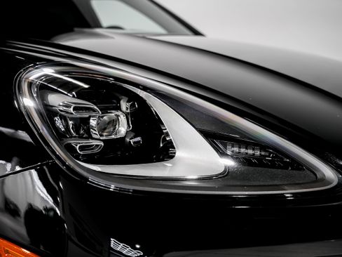 Used 2022 Porsche Cayenne S image 42