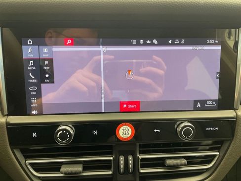New 2026 Porsche Macan AWD/4WD image 9