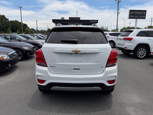 Used 2020 Chevrolet Trax LT w/ LT Convenience Package FWD image 5
