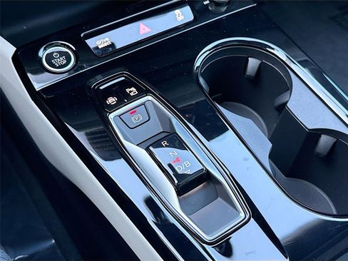 Certified 2025 Audi A6 e-tron Premium Plus w/ Premium Plus image 17