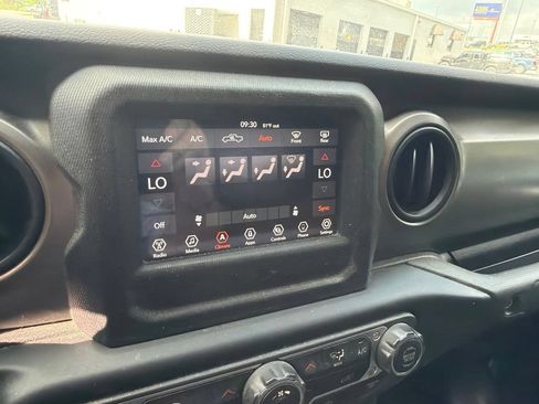 Used 2021 Jeep Gladiator Sport AWD/4WD image 15