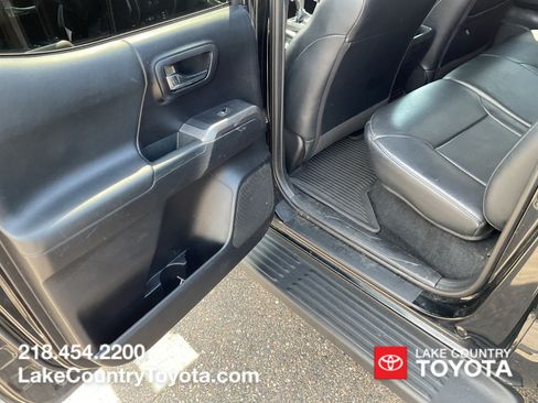 Used 2020 Toyota Tacoma Limited AWD/4WD image 17