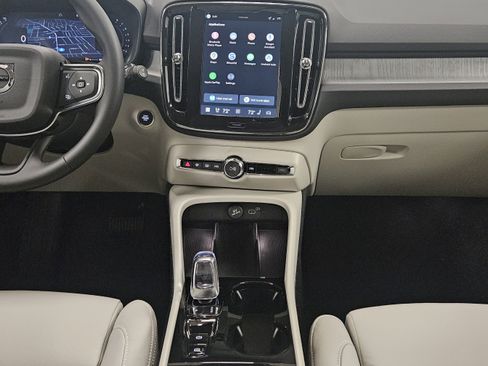 New 2026 Volvo XC40 B4 Plus w/ Climate Package FWD image 16