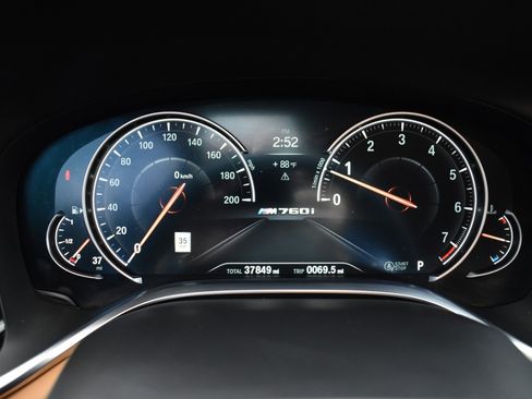 Used 2018 BMW M760i xDrive AWD/4WD image 12