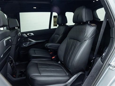 New 2026 BMW X7 M60i image 25