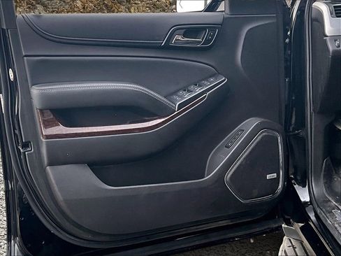 Used 2017 GMC Yukon SLT AWD/4WD image 19