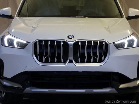 Used 2027 BMW X1 xDrive28i AWD/4WD image 6