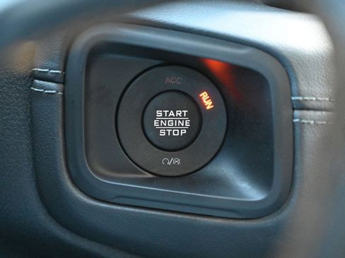 Used 2024 Jeep Wrangler Unlimited Sahara AWD/4WD image 33