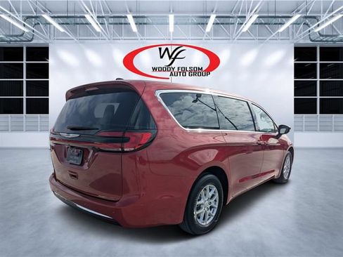 New 2026 Chrysler Pacifica Select FWD image 3