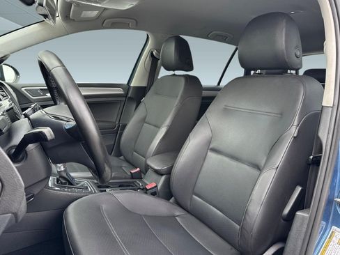 Used 2015 Volkswagen e-Golf SEL Premium FWD image 5