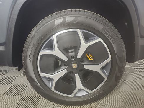 Used 2024 Rivian R1S Adventure image 10