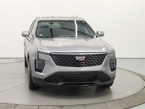 Used 2024 Cadillac XT4 Premium Luxury image 2