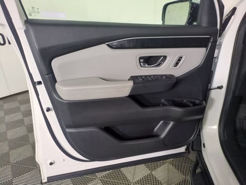 Certified 2025 Honda Pilot Elite image 14