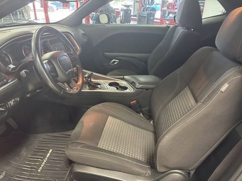 Used 2020 Dodge Challenger SXT RWD image 21