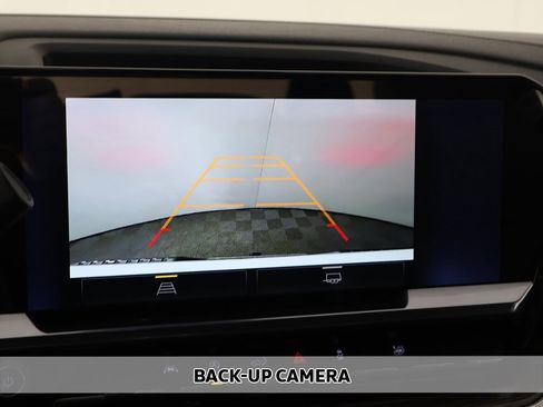 Used 2023 Chevrolet Silverado 1500 LT image 3