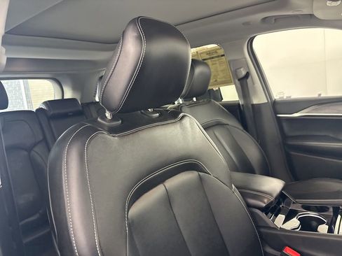 Used 2023 Jeep Grand Cherokee Limited image 27