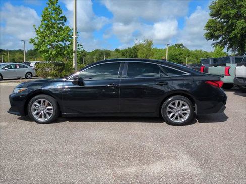 Certified 2021 Toyota Avalon XLE FWD image 3