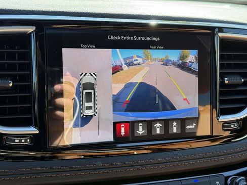 New 2026 Chrysler Pacifica Pinnacle FWD image 30