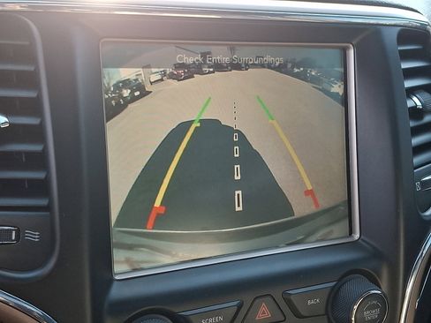 Used 2014 Jeep Grand Cherokee Limited image 20