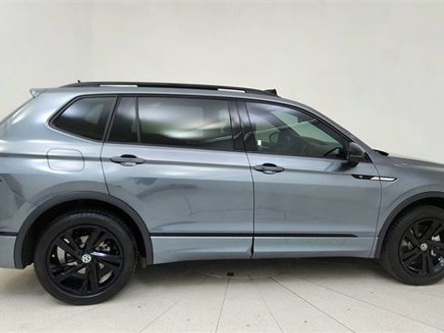 Used 2023 Volkswagen Tiguan SE R-Line image 6