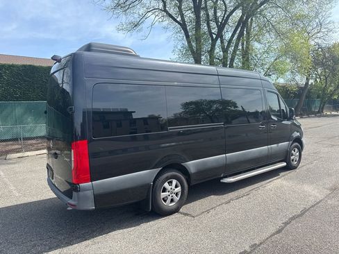 Used 2020 Mercedes-Benz Sprinter 2500 image 7