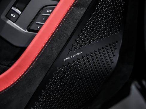 Used 2023 Lamborghini Urus Performante image 19