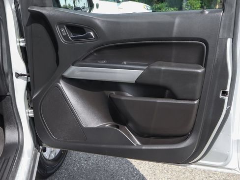 Used 2019 Chevrolet Colorado LT AWD/4WD image 38