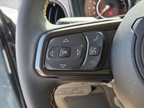 Used 2024 Jeep Gladiator Sport AWD/4WD image 25