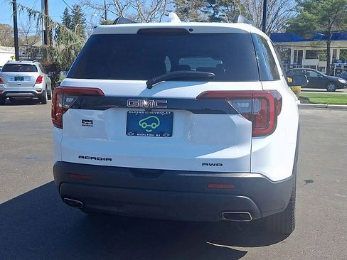 Certified 2023 GMC Acadia SLE w/ Driver Convenience Package AWD/4WD image 2