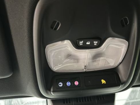 Used 2023 Chevrolet Colorado LT AWD/4WD image 20