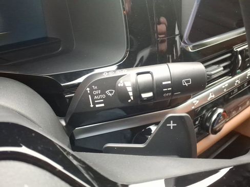 New 2026 Nissan Pathfinder Platinum image 22