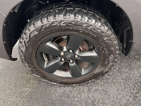 Used 2021 RAM 1500 Express w/ Wheel & Sound Group AWD/4WD image 9