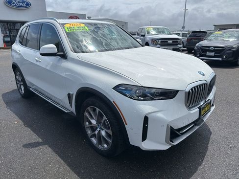 Used 2025 BMW X5 xDrive50e AWD/4WD image 6