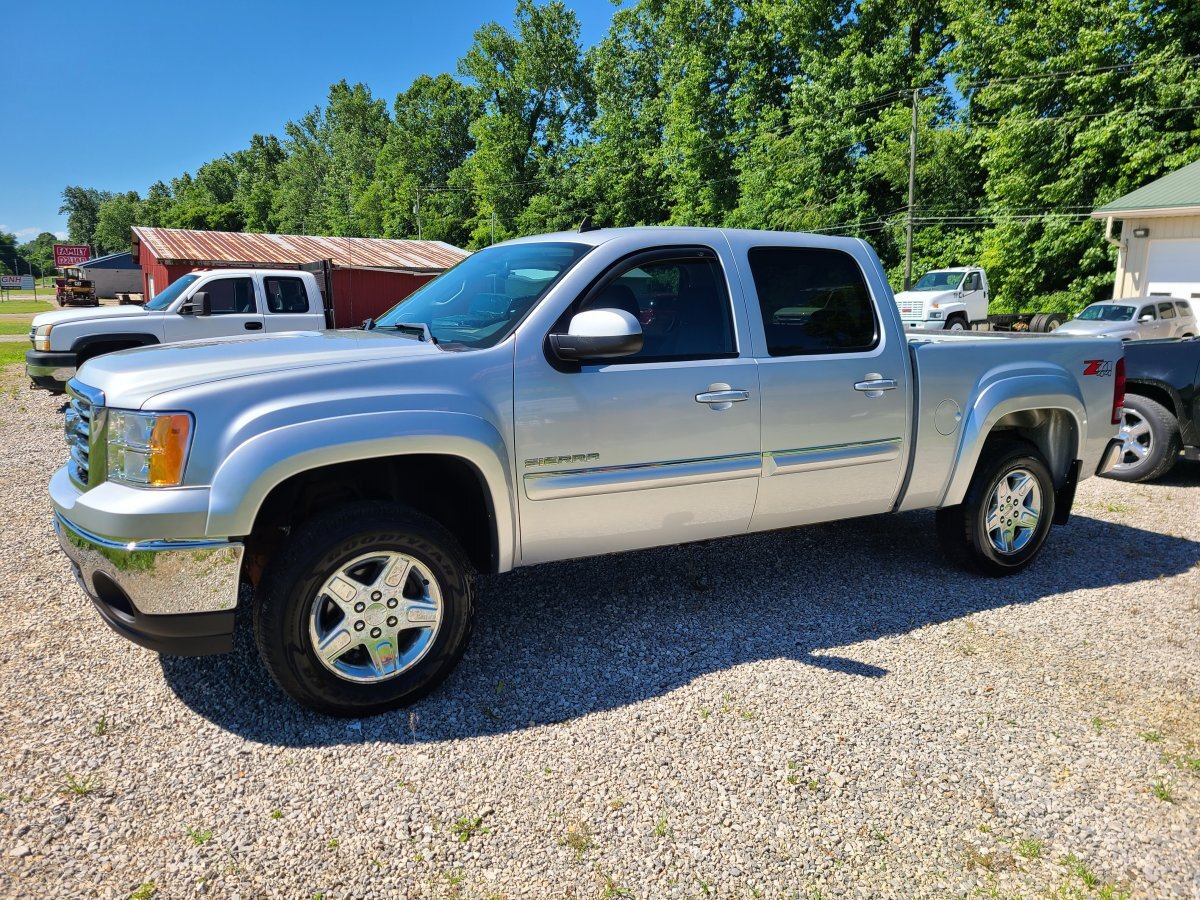 Used 2012 GMC Sierra 1500 SLE w/ All-Terrain Package AWD/4WD image 1