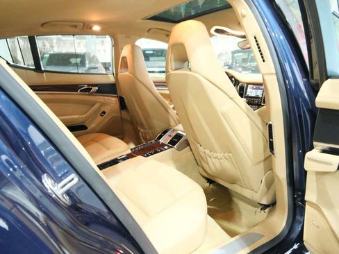 Used 2014 Porsche Panamera 4 image 24