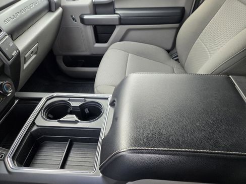 Used 2019 Ford F450 XLT w/ XLT Premium Package image 24