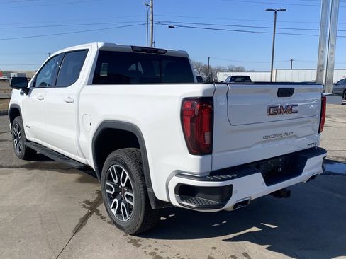 Used 2024 GMC Sierra 1500 AT4 w/ Technology Package image 3